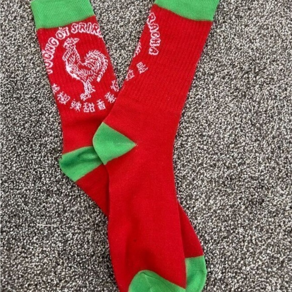 NEW Sriracha 🌶️ Crew Socks - 2 Pairs - Picture 4 of 5